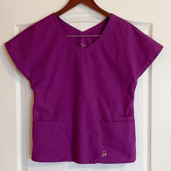 JAANUU‎ Women’s Performance Wine V-Neck, 3 Pocket Scrub Top, XS, scrubs​ - Picture 4 of 4